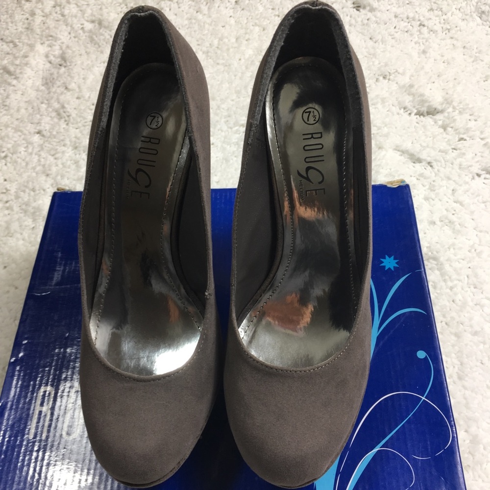 Rouge Gray Faux Suede Heel Woman’s 7.5